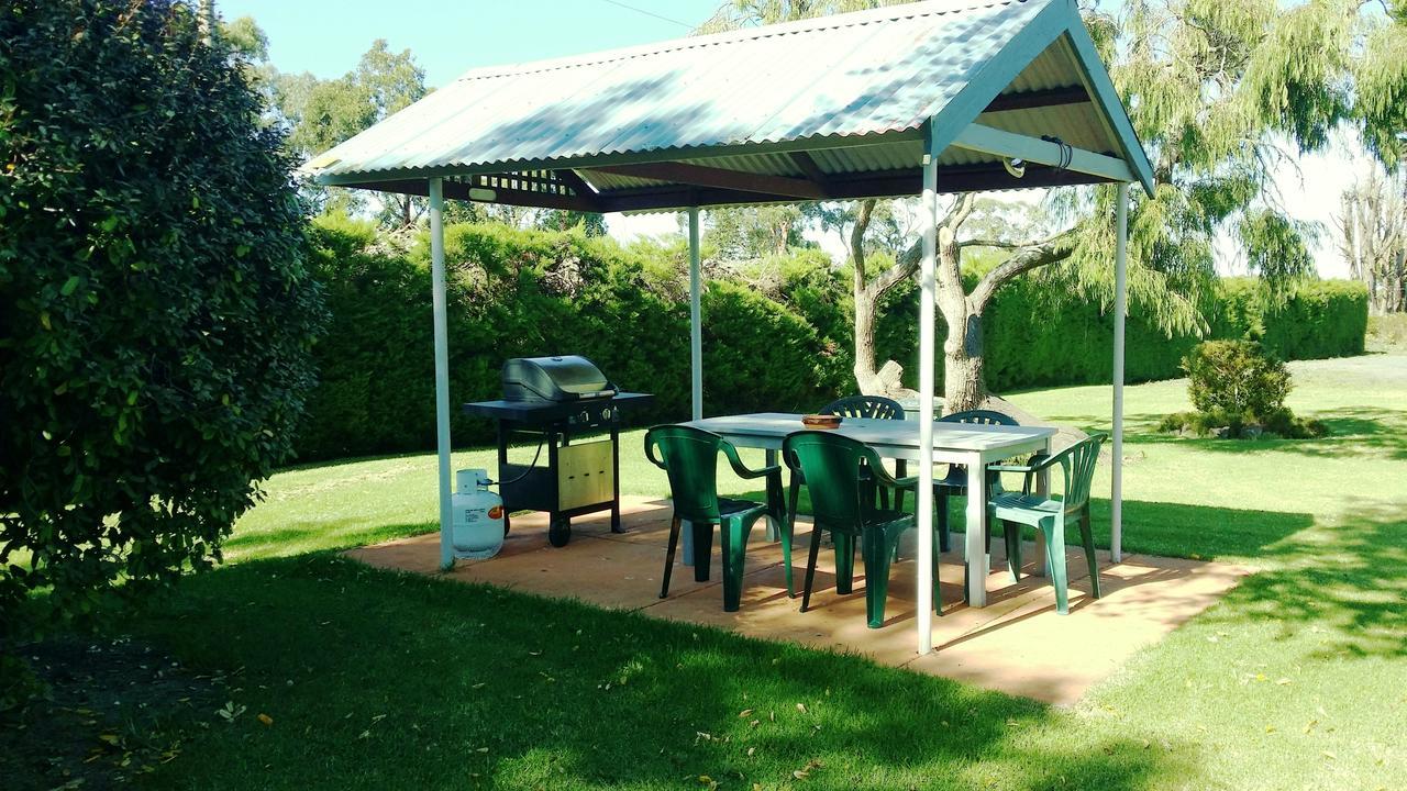 The Terang Motor Inn Dış mekan fotoğraf